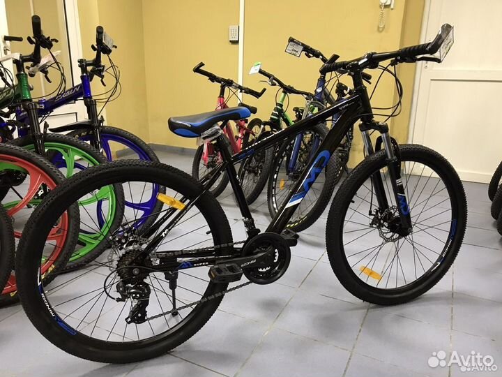 Скоростной велосипед Черно синий новый