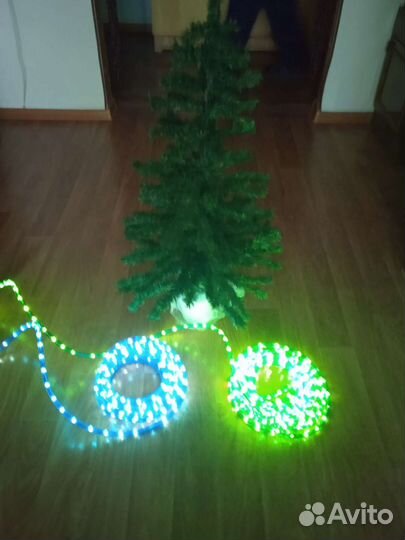 Елка искусственная. Светодиодная лента