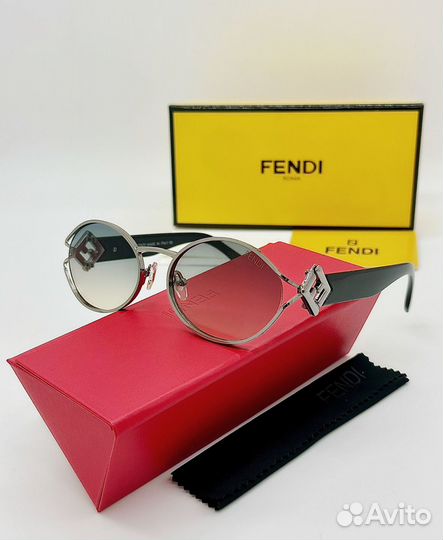 Солнцезащитные очки fendi