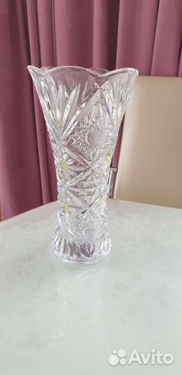 Большая хрустальная ваза для цветов