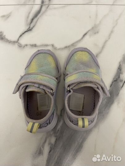 Кроссовки для девочки 20