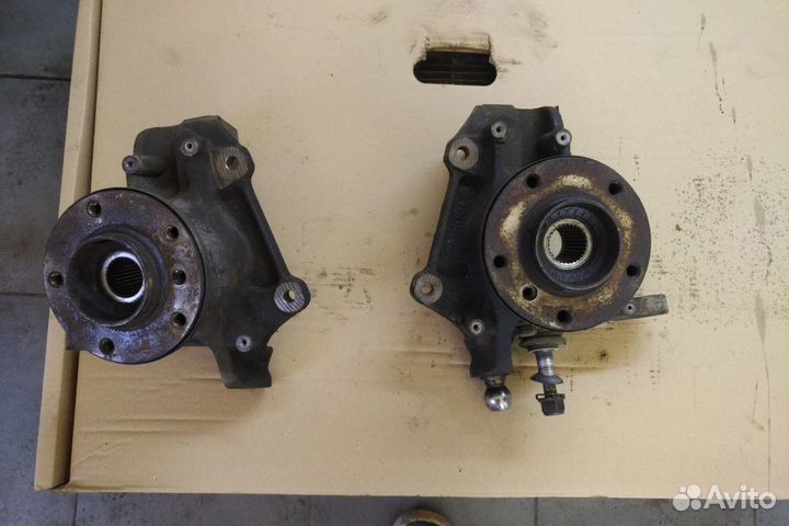 Поворотный кулак левый(правый) bmw e60 xi