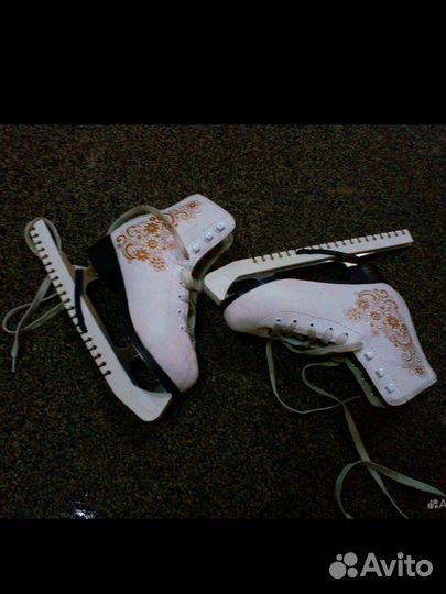 Коньки фигурные 37 размер