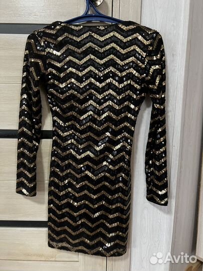 Вечернее платье с пайетками