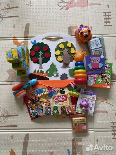 Развивающие игрушки пакетом