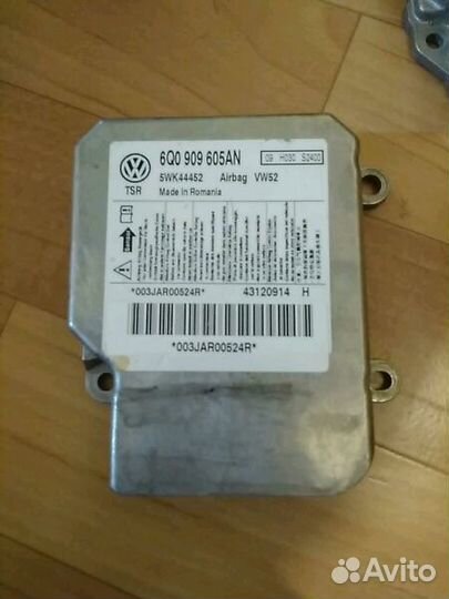 Skoda Octavia A5 блок подушек безопасности SRS