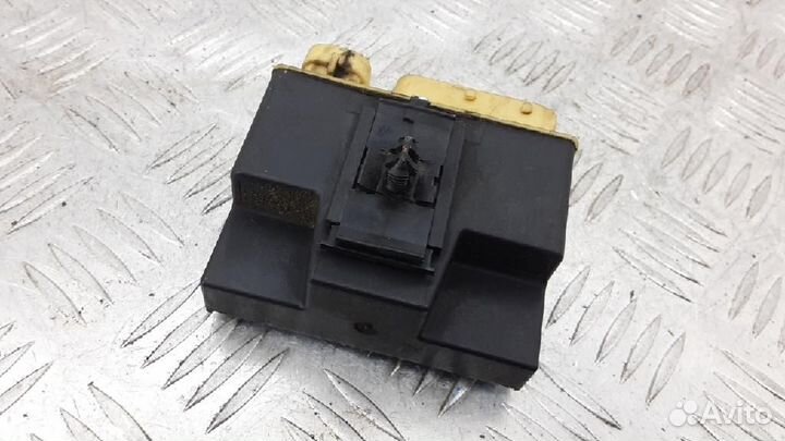 Реле вентилятора радиатора Citroen Xsara Picasso