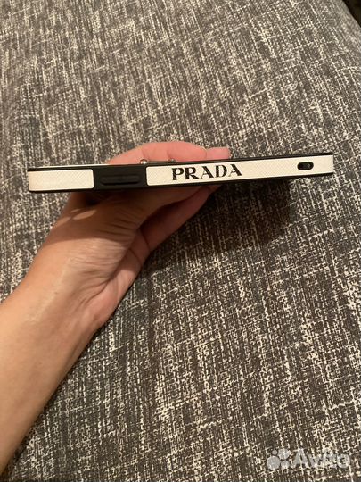 Чехол prada на iPhone 11