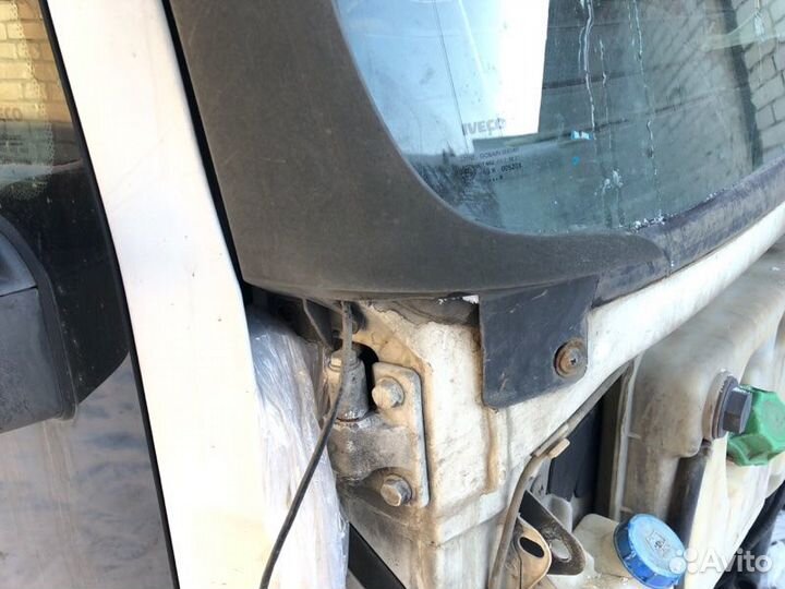 Накладка стойки правая Iveco Stralis