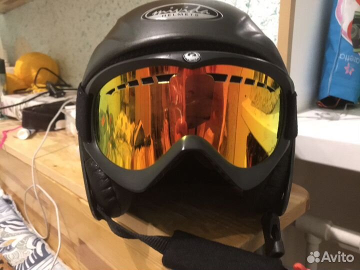 Горнолыжный шлем