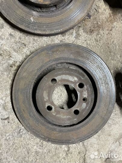 Диски тормозные вент. 280 мм VW Passat B3