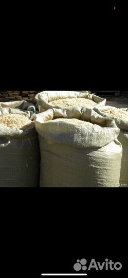 Опилки в мешках