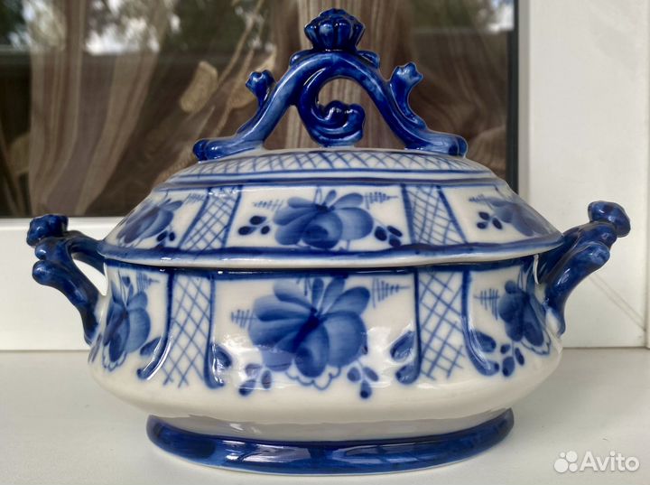 Фарфоровая посуда гжель