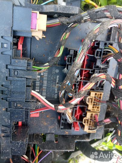 Блок управления бортовой сетью VW Golf 5