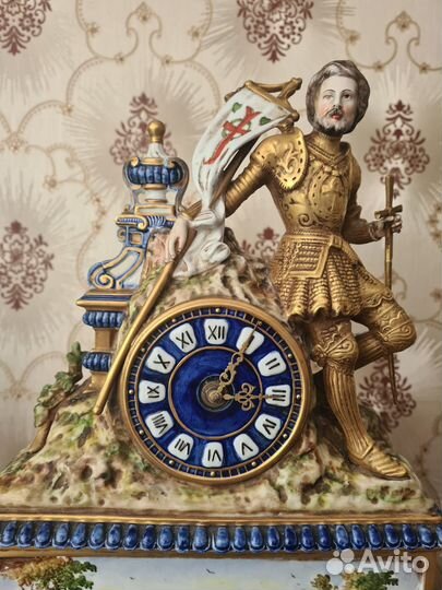 Часы каминные фарфоровые Capodimonte Италия