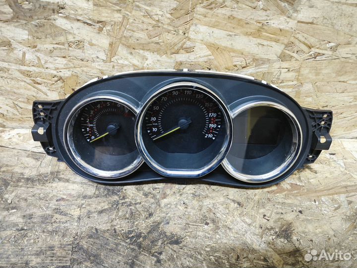 Панель приборов Renault Sandero 2 рест