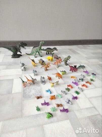 Динозавры игрушки
