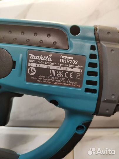 Аккумуляторный перфоратор makita LXT DHR 202 RFE