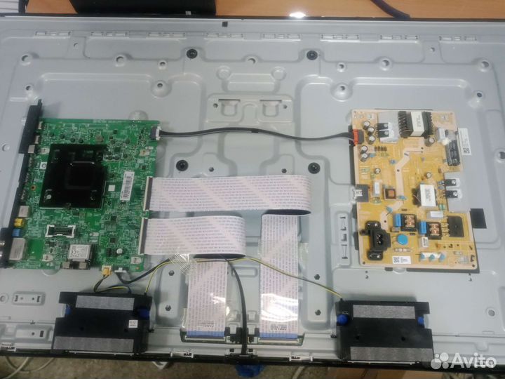 Телевизор Samsung UE43NU7100U в разборе