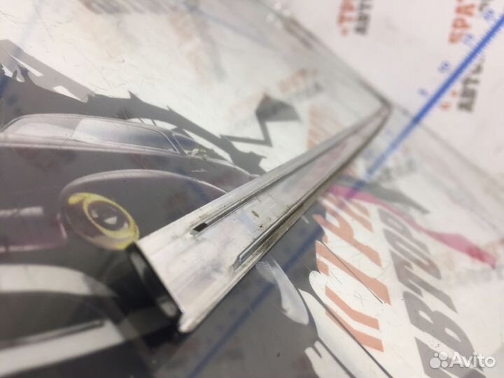 Молдинг форточки задней левой 3C9953345