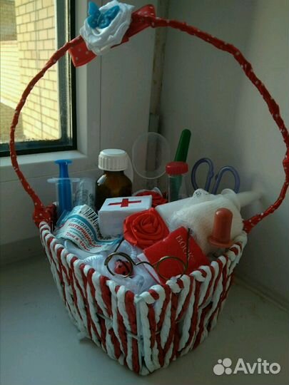 Поделка медицина. Корзинка с медицинским набором