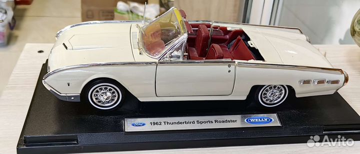 Модель 1 18. 1962thunderbird sports roadster Welly