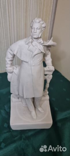 Статуэтка Пушкин Артель Керамик, фарфор бисквит