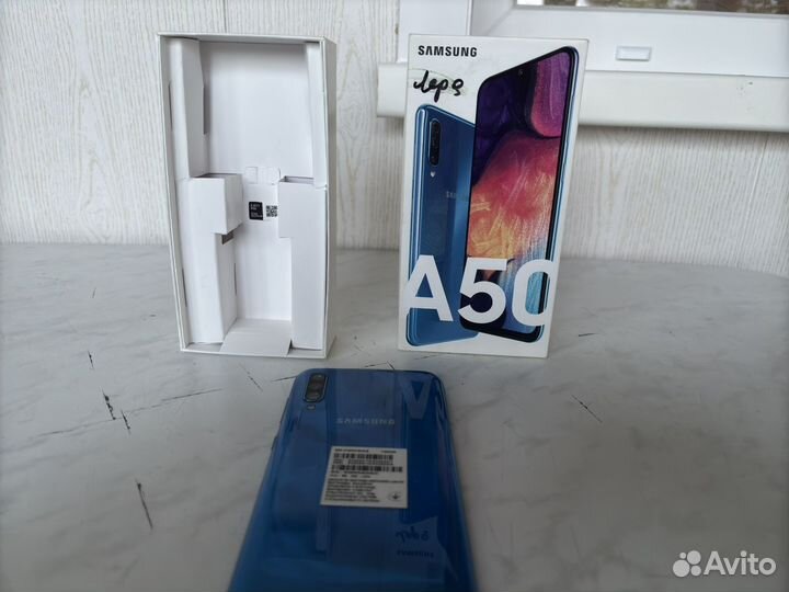 Samsung Galaxy A50, 6/128 ГБ