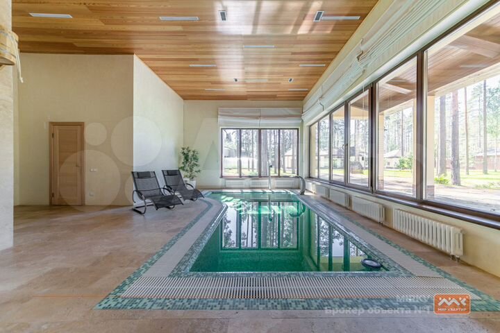 Дом 584,4 м² на участке 56 сот.