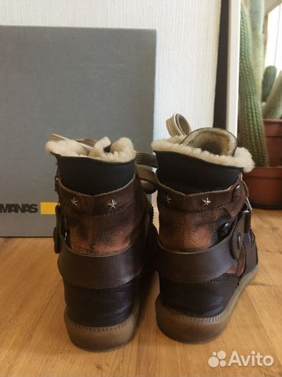 Ботинки кожаные Manas