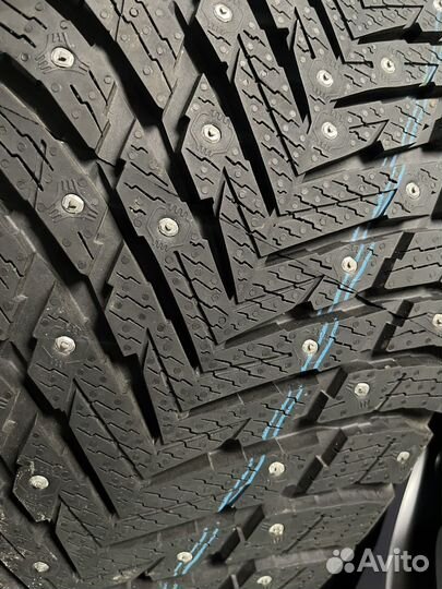 Nokian Tyres Hakkapeliitta 10p SUV 285/45 R22 114T