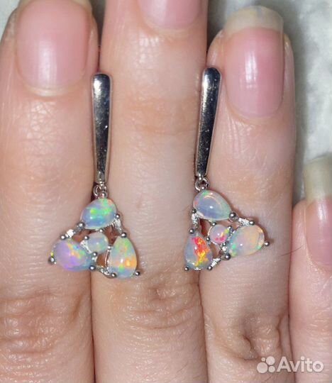 Серебряные серьги с опалами