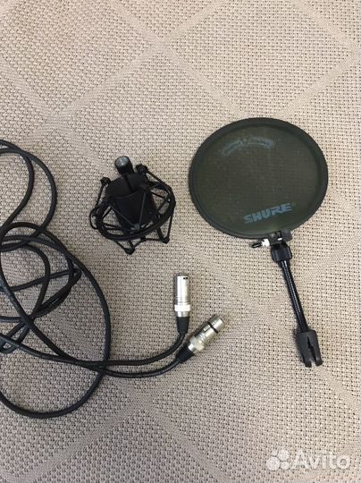 Студийный микрофон