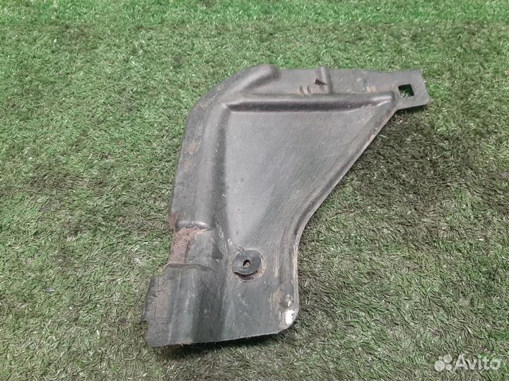 Пыльник кузова Toyota Corolla E120 2006