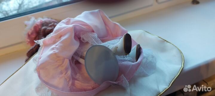 Кукла фарфоровая