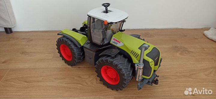 Трактор и прицеп Bruder