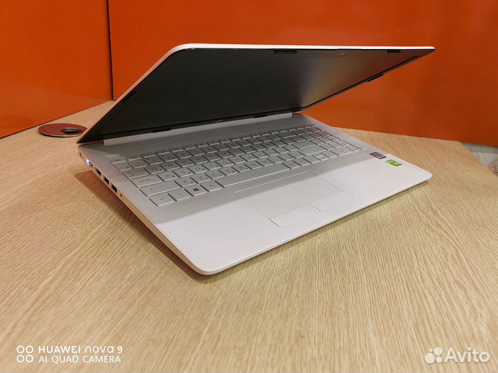 Белоснежный, мощный ноутбук HP