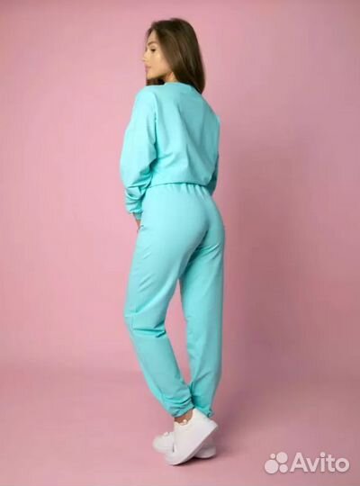 Спортивный костюм женский новый