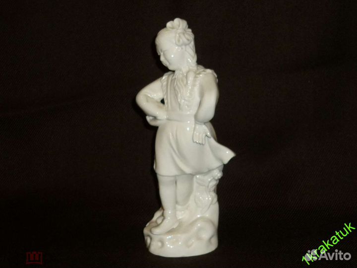 Танцующая девочка китаянка пионерка Старый китай