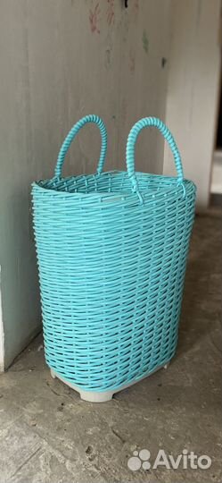 Кашпо из искусственного ротанга