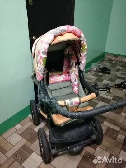 Прогулочная коляска