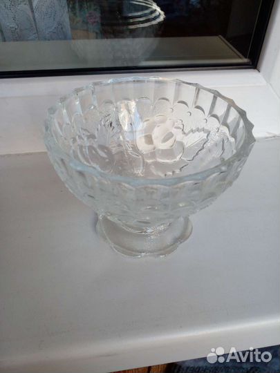 Ваза для фруктов на ножке хрусталь не большая