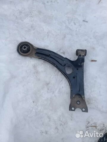 Рычаг на Toyota Avensis 250