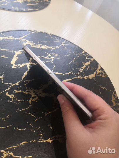 Телефон Huawei honor 7