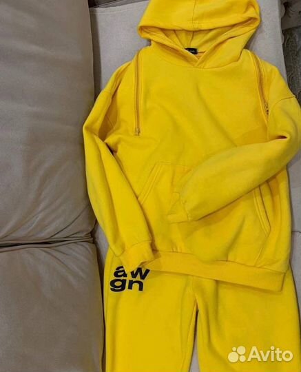 Костюм спортивный