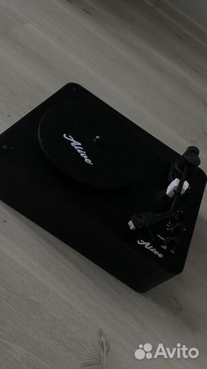 Виниловый проигрыватель Alive Neoteric