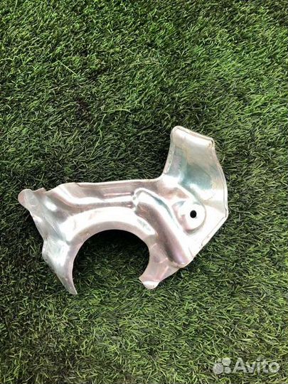 Тепловой экран передний Bmw 5 F10 N52B25 2011