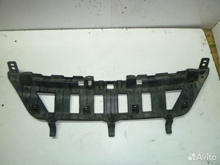 Кронштейн решетки радиатора KIA soul 2014