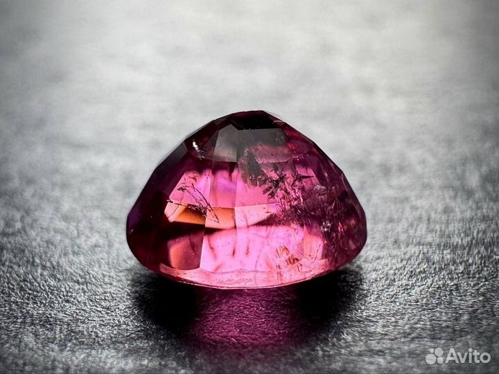 Очень яркий турмалин рубеллит 2,21 ct