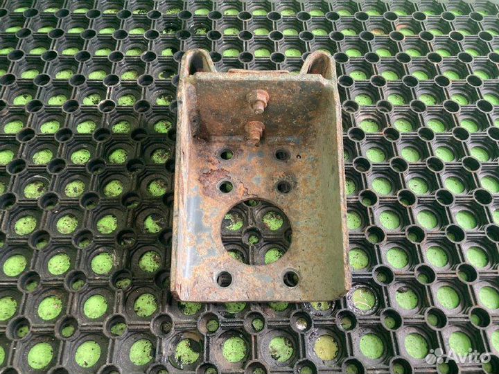 Кронштейн отбойника рессоры DAF XF105